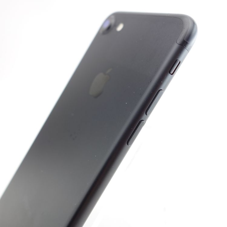 ��SIM�ե꡼��iPhone7 32GB �֥�å� ����95�� �������¡�
