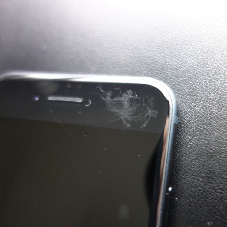 ��SIM�ե꡼��iPhoneSE3 64GB �ߥåɥʥ��� ����99�� �������¡�