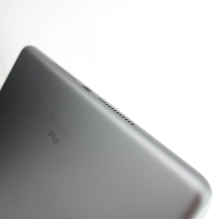 ��10.2�������iPad ��8���� 32GB ���ڡ������쥤 ����88�� SIM�ե꡼