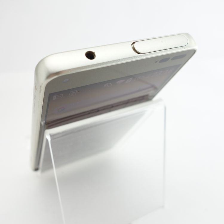 ��SIM�ե꡼��BASIO 3 KYV43 ������� �������¡� au��