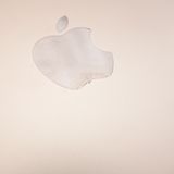 ��9.7�������iPad ��6���� 32GB ������� ����96% SIM�ե꡼