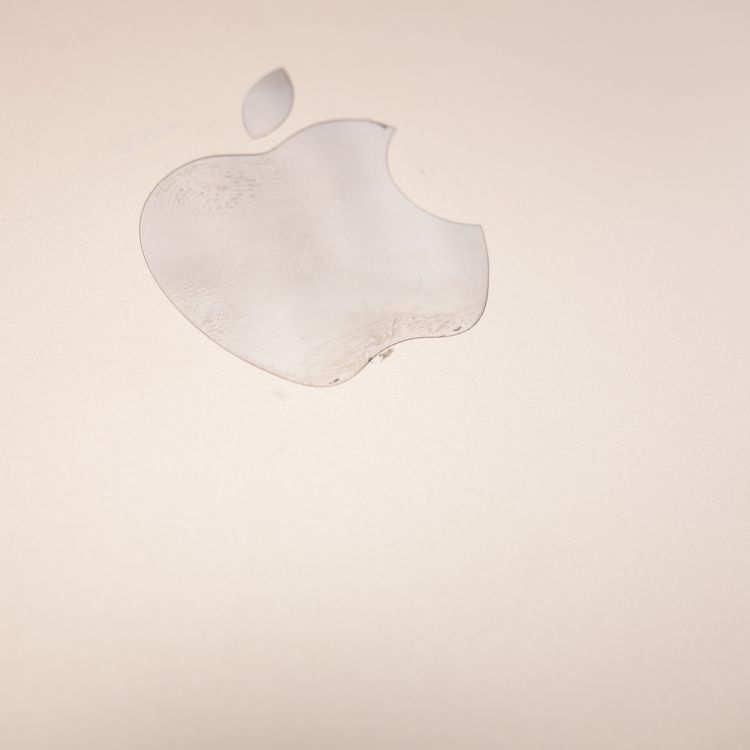 ��9.7�������iPad ��6���� 32GB ������� ����96% SIM�ե꡼