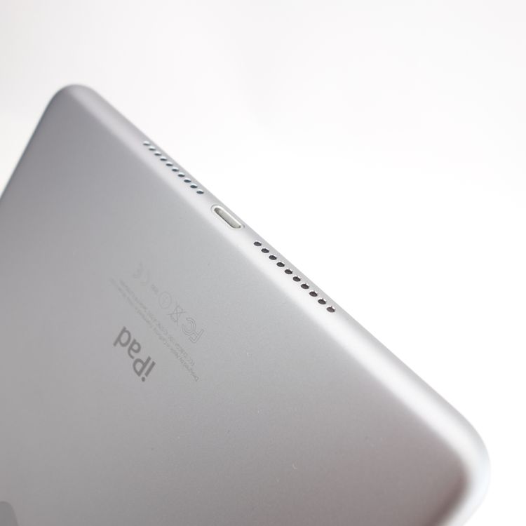 ��7.9�������iPad mini 4 128GB ���ڡ������쥤 ����100�� SIM�ե꡼