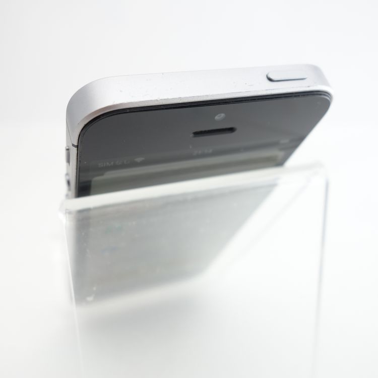 ��SIM�ե꡼��iPhoneSE 16GB ���ڡ������쥤 ����94�� �������¡�