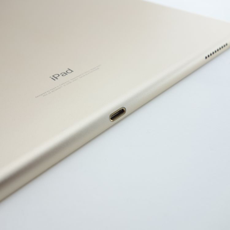 ��12.9�������iPad Pro ��2���� 64GB ������� ����100�� SIM�ե꡼