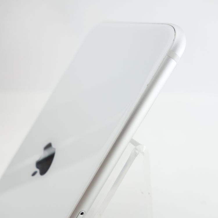 ��SIM�ե꡼��iPhoneSE2 128GB �ۥ磻�� ����90�� �������¡�