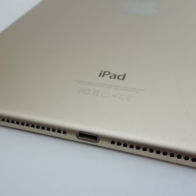 ��9.7�������iPad Air2 16GB ������� ����100�� �������¡� au��
