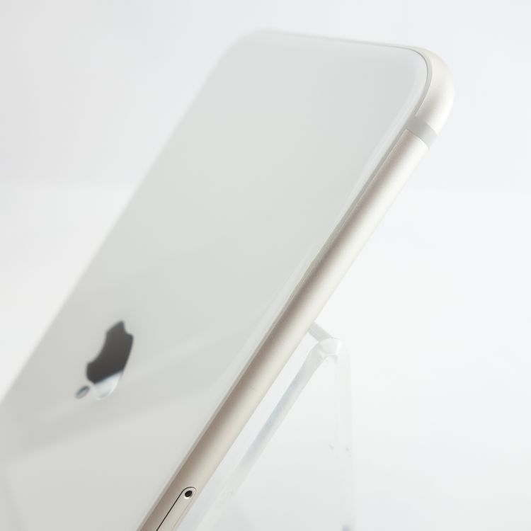 ��SIM�ե꡼��iPhoneSE3 64GB �������饤�� ����100�� �������¡�