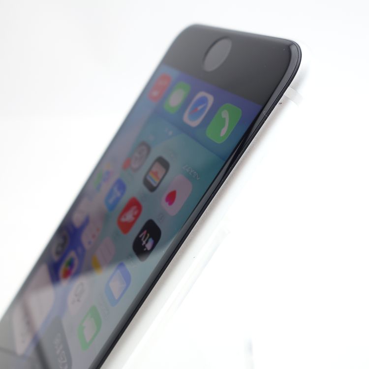 ��SIM�ե꡼��iPhoneSE2 64GB �ۥ磻�� ����93�� �������¡�