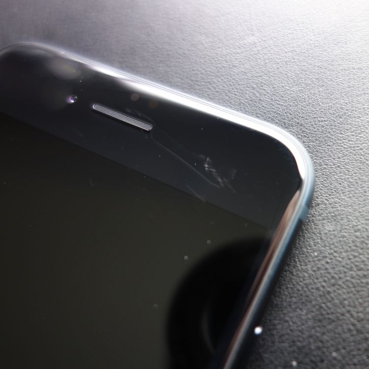 ��SIM�ե꡼��iPhoneSE3 64GB �ߥåɥʥ��� ����100�� �������¡�