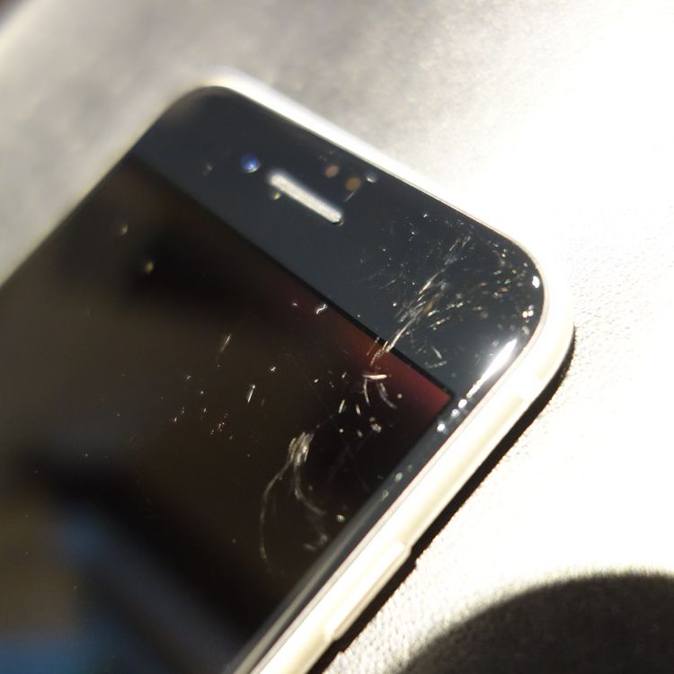 ��SIM�ե꡼��iPhoneSE3 64GB �������饤�� ����100�� �������¡�