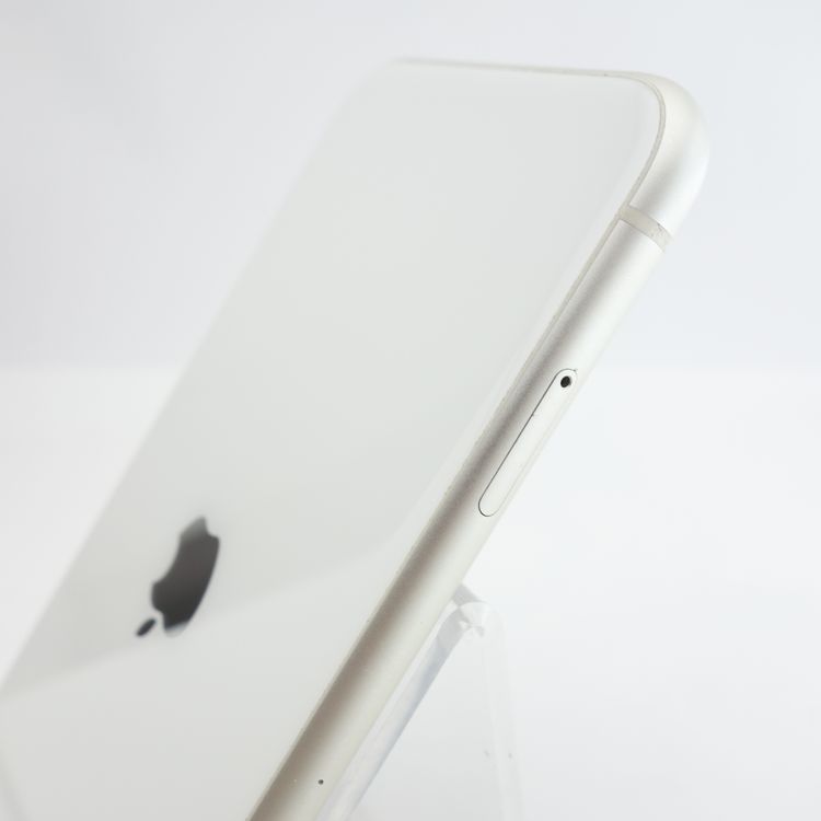 ��SIM�ե꡼��iPhone11 64GB �ۥ磻�� ����84�� �������¡�