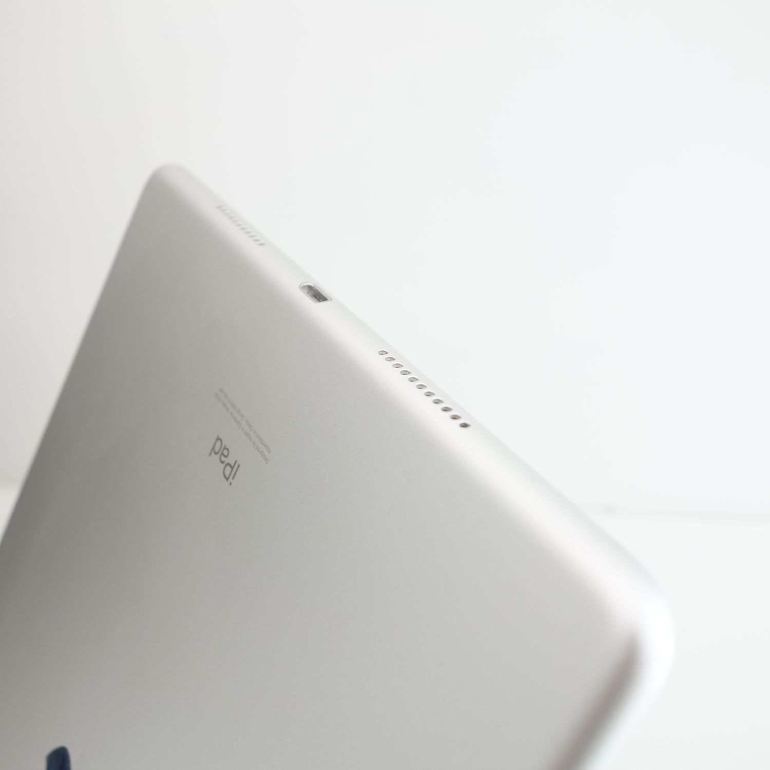 ムスビー｜【10.5インチ】iPad Air3 64GB シルバー 電池80％ Wi-Fi 