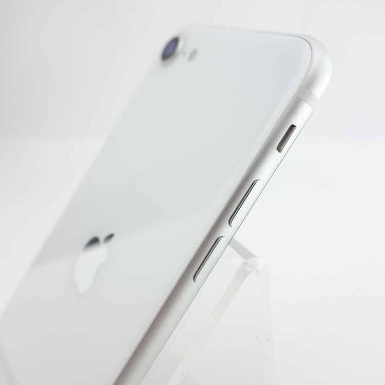 ��SIM�ե꡼��iPhoneSE2 64GB �ۥ磻�� ����84�� �������¡�