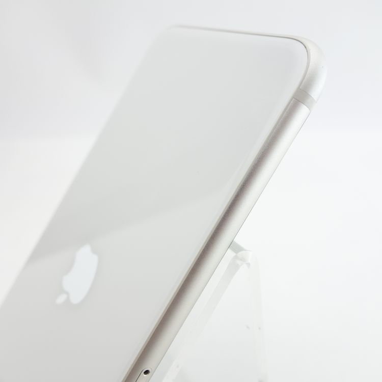 ��SIM�ե꡼��iPhoneSE3 64GB �������饤�� ����87�� �������¡�