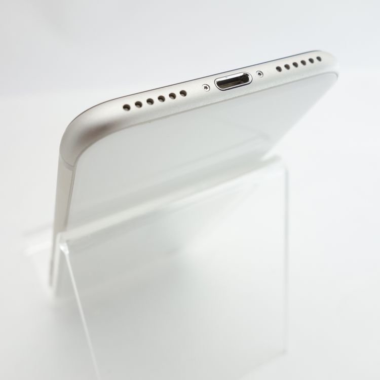 ��SIM�ե꡼��iPhoneSE3 64GB �������饤�� ����90�� �������¡�