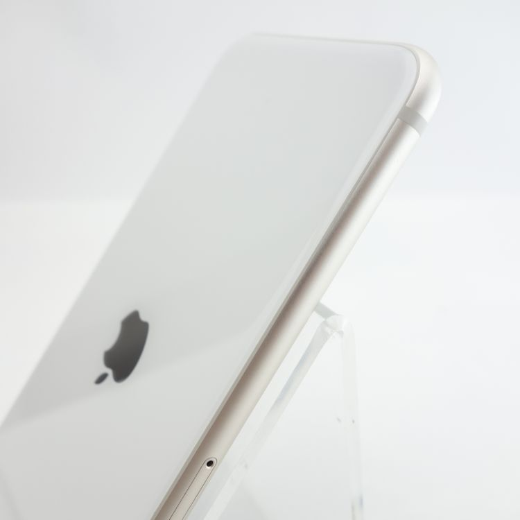 ��SIM�ե꡼��iPhoneSE3 64GB �������饤�� ����100�� �������¡�