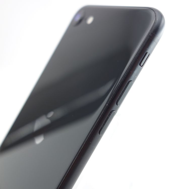 ��SIM�ե꡼��iPhoneSE2 64GB �֥�å� ����84�� �������¡�