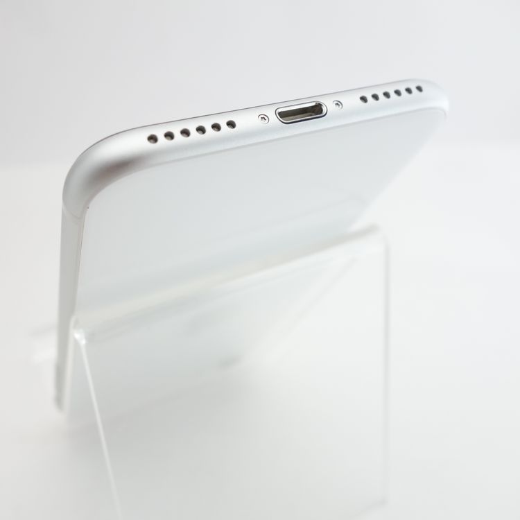 ��SIM�ե꡼��iPhoneSE2 64GB �ۥ磻�� ����87�� �������¡�