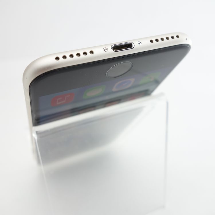 ��SIM�ե꡼��iPhoneSE3 64GB �������饤�� ����100�� �������¡�