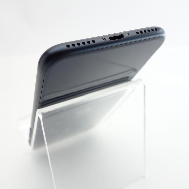 ��SIM�ե꡼��iPhoneSE3 64GB �ߥåɥʥ��� ����96�� �������¡�