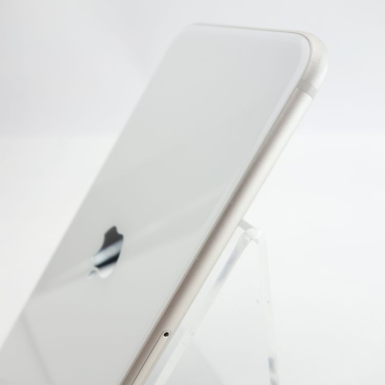 ��SIM�ե꡼��iPhoneSE3 64GB �������饤�� ����94�� �������¡�