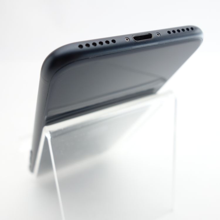 ��SIM�ե꡼��iPhoneSE3 64GB �ߥåɥʥ��� ����99�� �������¡�