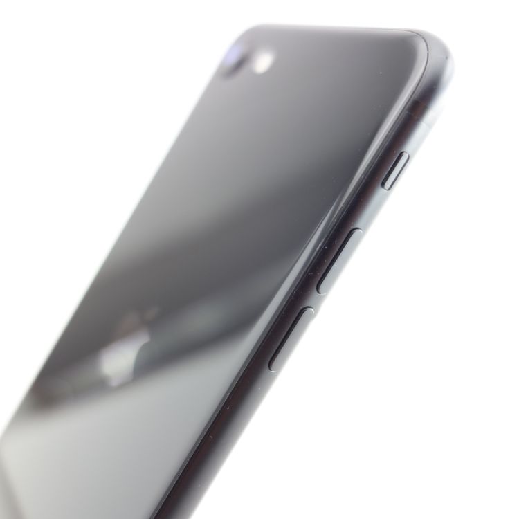 ��SIM�ե꡼��iPhoneSE2 64GB �֥�å� ����84�� �������¡�