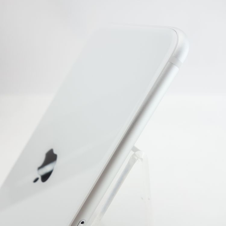 ��SIM�ե꡼��iPhoneSE2 64GB �ۥ磻�� ����88�� �������¡�