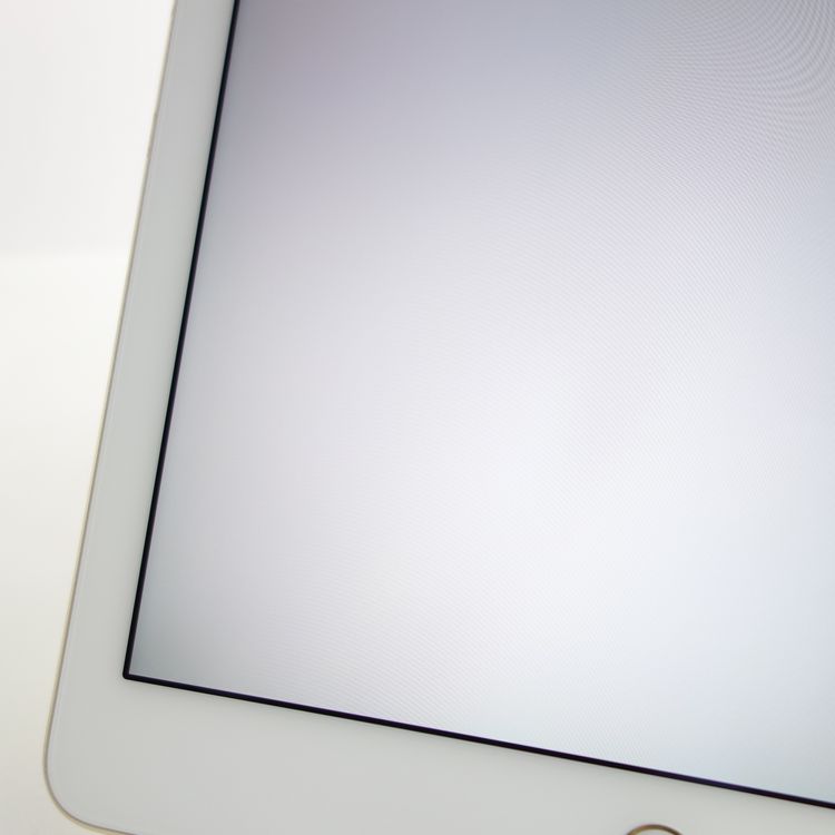 ��9.7�������iPad Air2 64GB ������� ����95�� �������¡� docomo��