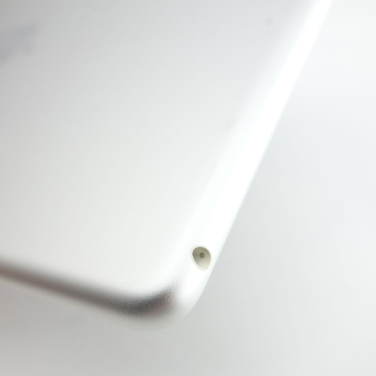 【9.7インチ】iPad Air 第1世代 16GB シルバー 電池75% Wi-Fiモデル