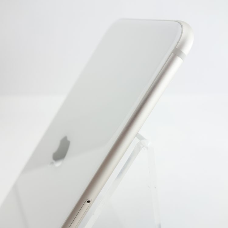 ��SIM�ե꡼��iPhoneSE3 64GB �������饤�� ����90�� �������¡�