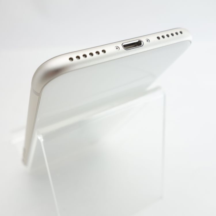 ��SIM�ե꡼��iPhoneSE3 64GB �������饤�� ����100�� �������¡�