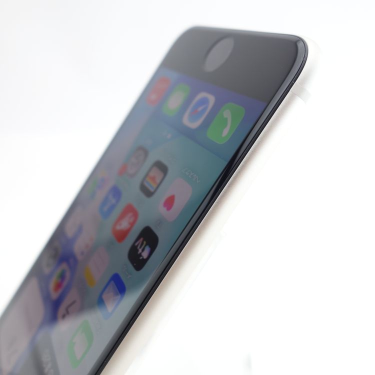 ��SIM�ե꡼��iPhoneSE3 64GB �������饤�� ����96�� �������¡�
