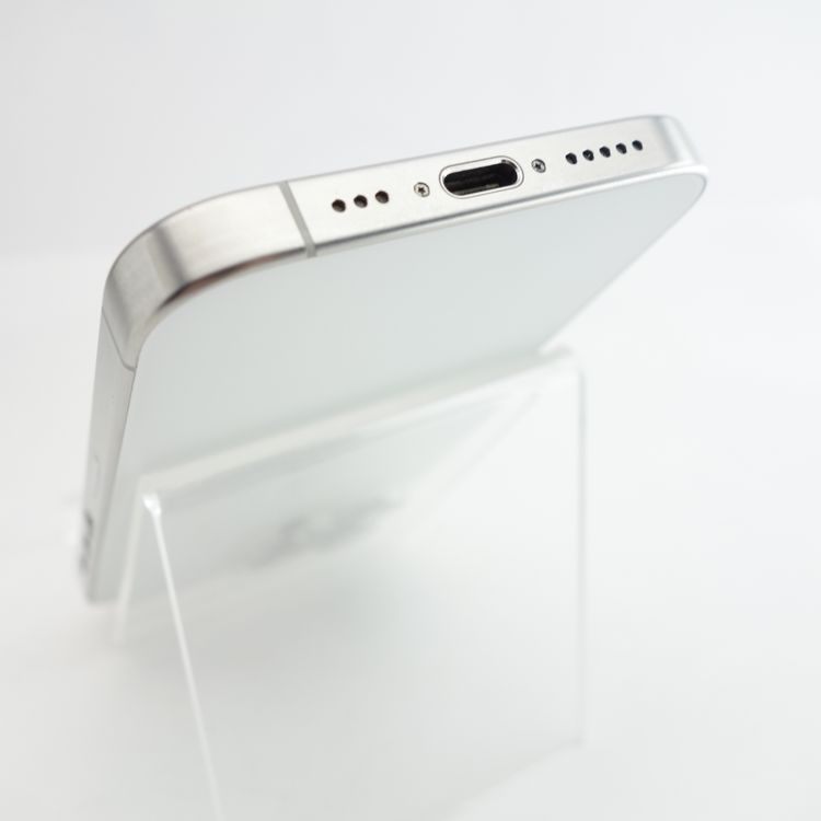 ��SIM�ե꡼��iPhone15 Pro 256GB �ۥ磻�ȥ����˥��� ����86�� ���ȥ���