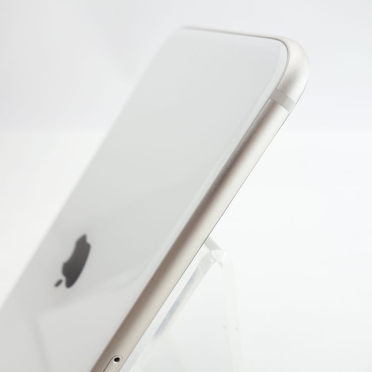 ��SIM�ե꡼��iPhoneSE3 64GB �������饤�� ����99�� �������¡�