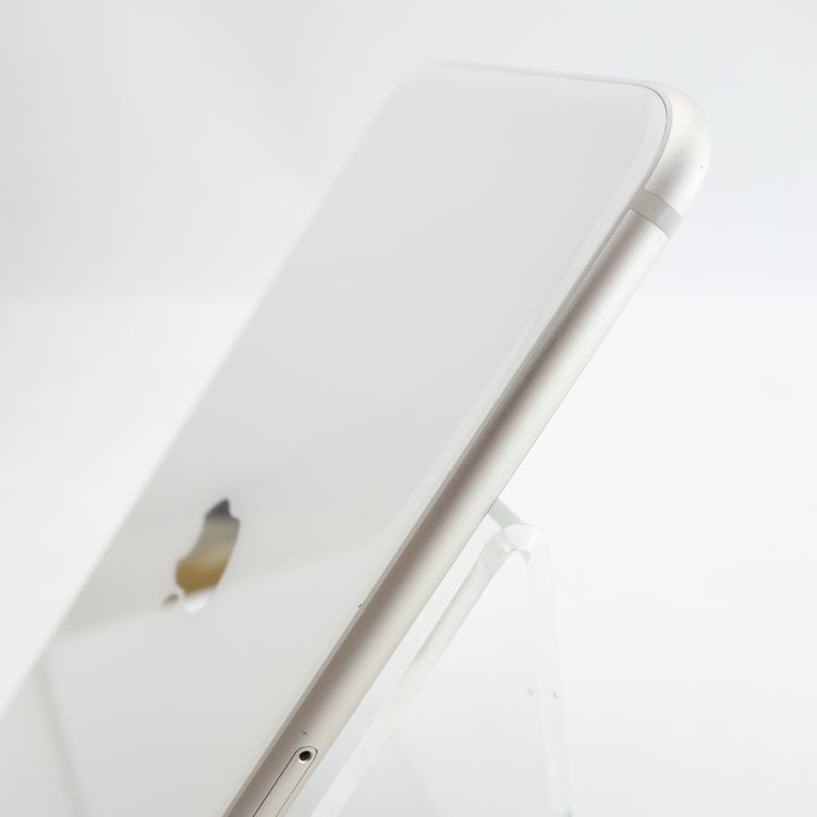��SIM�ե꡼��iPhoneSE3 64GB �������饤�� ����84�� �������¡�