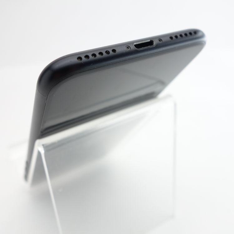 ��SIM�ե꡼��iPhoneSE2 64GB �֥�å� ����87�� �������¡�