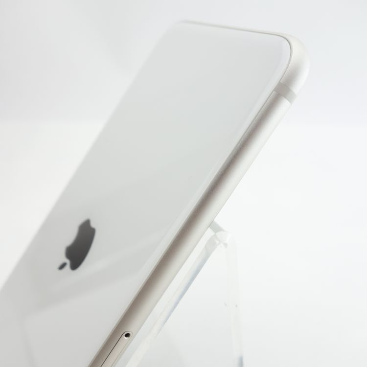 ��SIM�ե꡼��iPhoneSE3 64GB �������饤�� ����86�� �������¡�