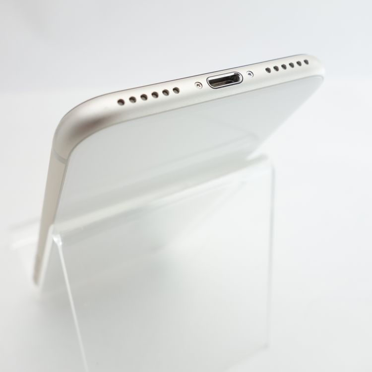 ��SIM�ե꡼��iPhoneSE3 64GB �������饤�� ����94�� �������¡�