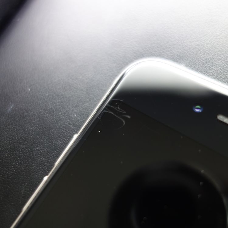 ��SIM�ե꡼��iPhoneSE3 64GB �������饤�� ����85�� �������¡�
