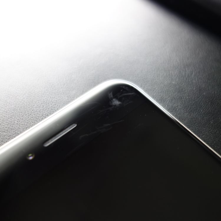 ��SIM�ե꡼��iPhoneSE3 64GB �������饤�� ����92�� �������¡�