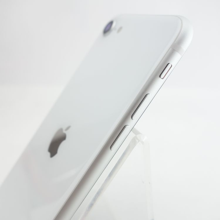 ��SIM�ե꡼��iPhoneSE2 128GB �ۥ磻�� ����100�� �������¡�