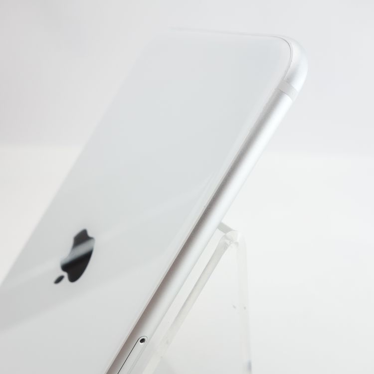 ��SIM�ե꡼��iPhoneSE2 64GB �ۥ磻�� ����100�� �������¡�