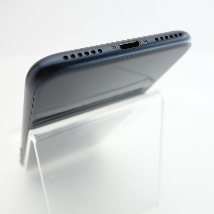 ��SIM�ե꡼��iPhoneSE3 64GB �ߥåɥʥ��� ����96�� �������¡�