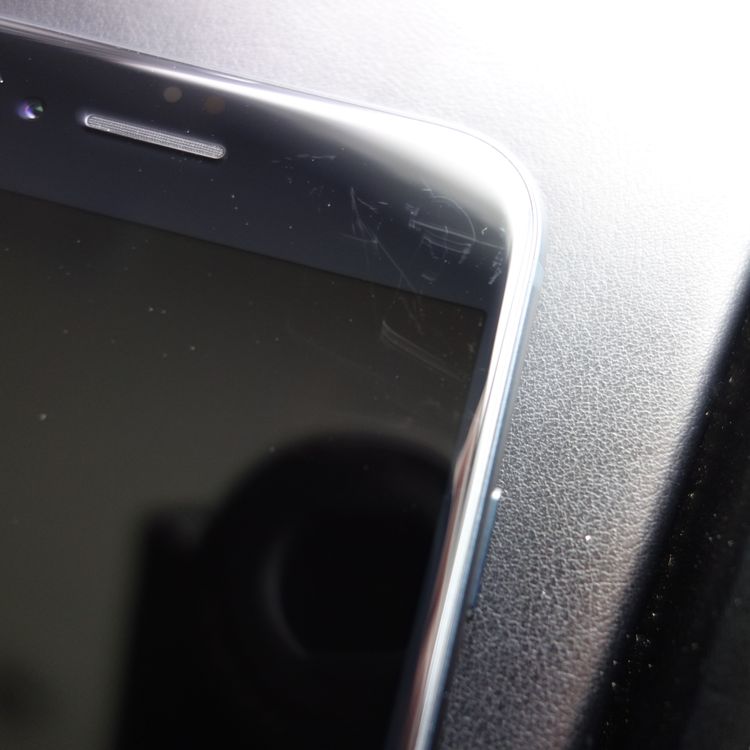 ��SIM�ե꡼��iPhoneSE3 64GB �ߥåɥʥ��� ����98�� �������¡�