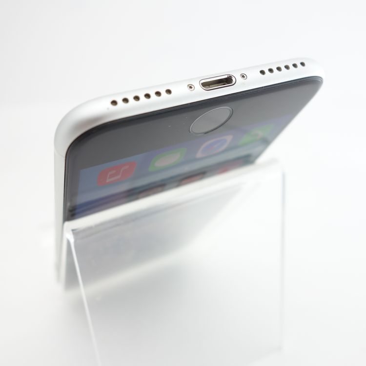 ��SIM�ե꡼��iPhoneSE2 64GB �ۥ磻�� ����91�� �������¡�