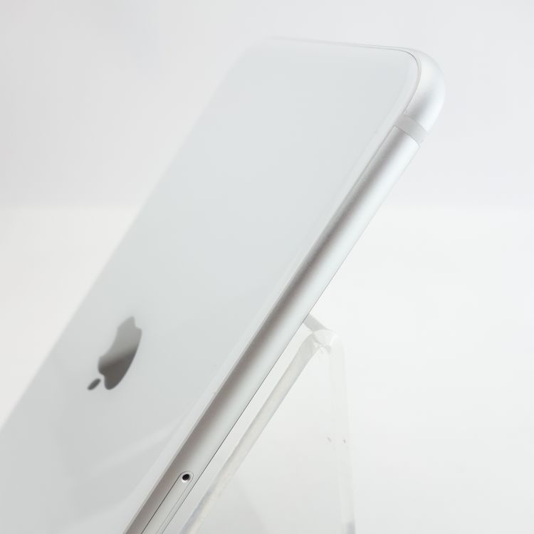 ��SIM�ե꡼��iPhoneSE2 64GB �ۥ磻�� ����100�� �������¡�