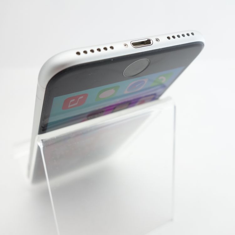 ��SIM�ե꡼��iPhoneSE2 64GB �ۥ磻�� ����80�� �������¡�