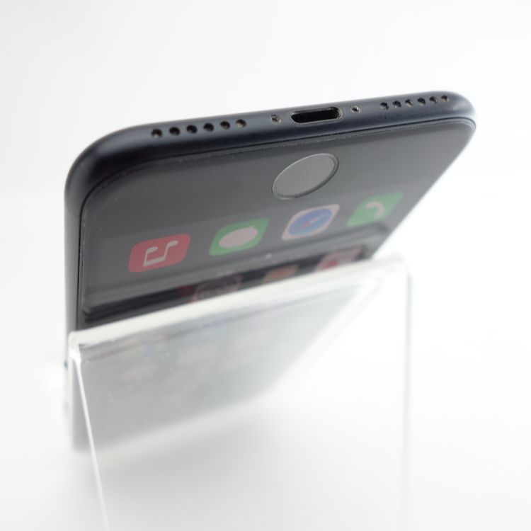 ��SIM�ե꡼��iPhoneSE2 64GB �֥�å� ����84�� �������¡�